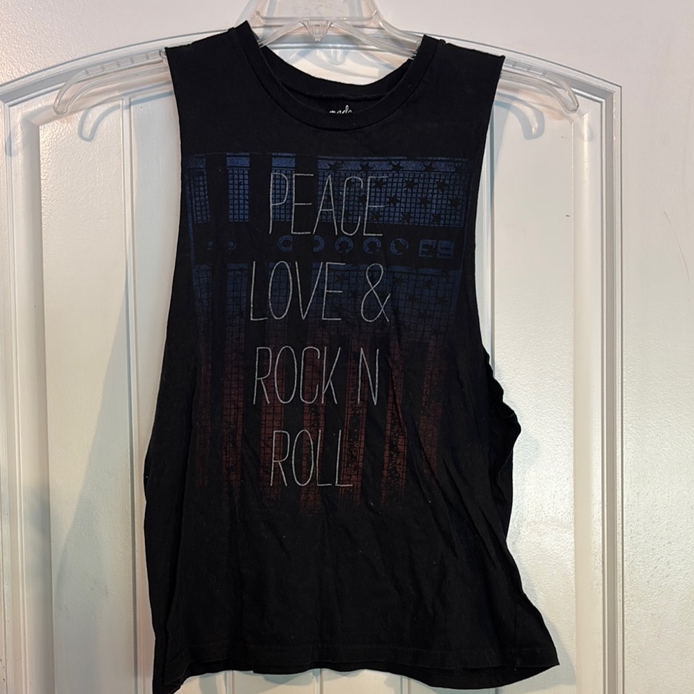 Black Sleeveless Graphic Top